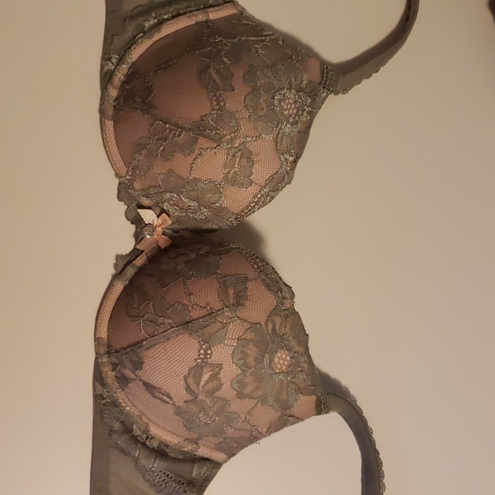 Victoria,s Secret  Bra